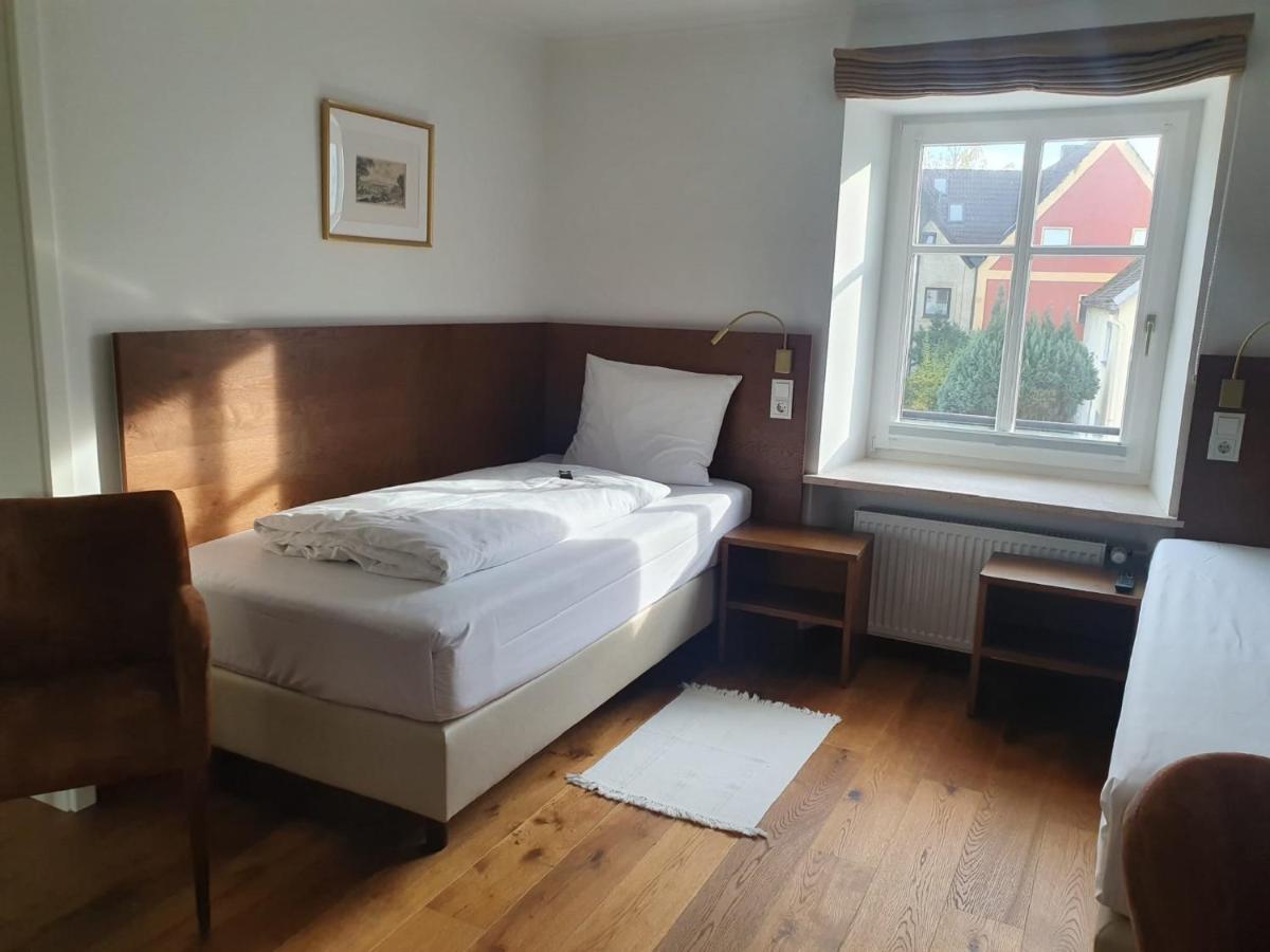 Hotel Schierlinger Braeustueberl Exterior photo